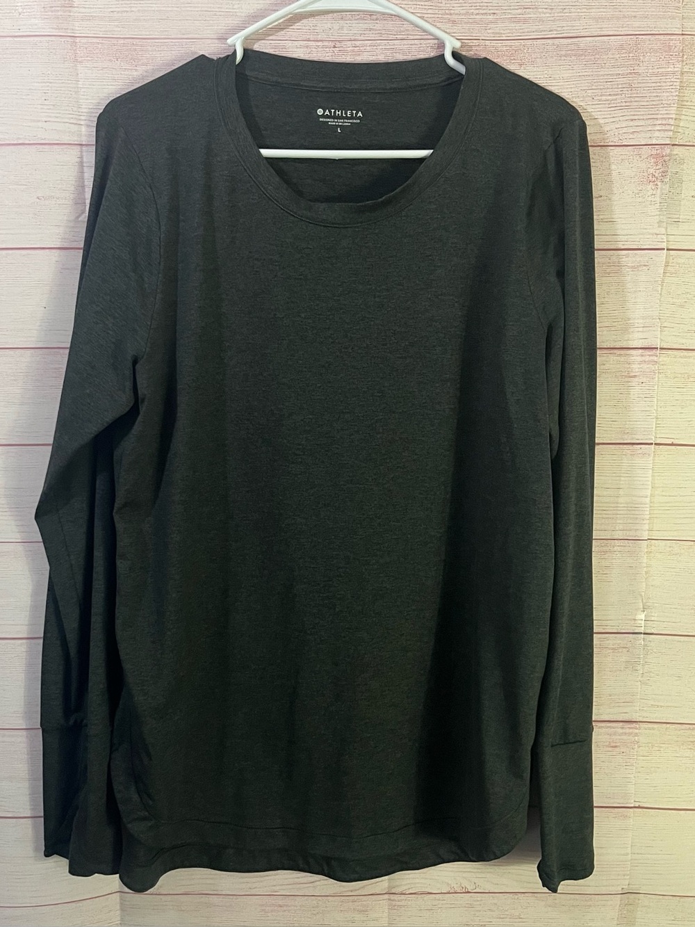 Athleta Gray Long Sleeve Layered Hem Stretch Activewear Thumbhole Shirt Large